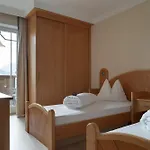 Burggraeflerhof 4*