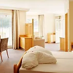Burggräflerhof 4*