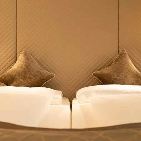 Burggraeflerhof 4*