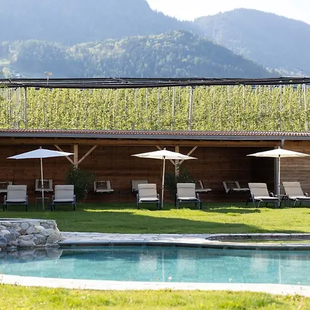 Burggraeflerhof 4* מראנו