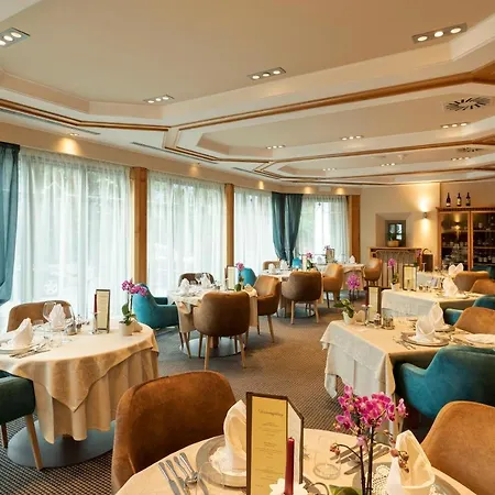 Burggräflerhof Hotell 4*