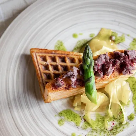 Burggraeflerhof מלון 4*