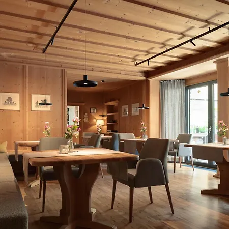 Burggraeflerhof فندق 4*