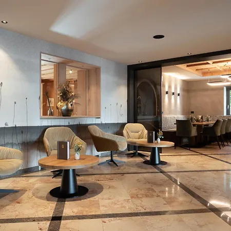 فندق Burggraeflerhof 4*